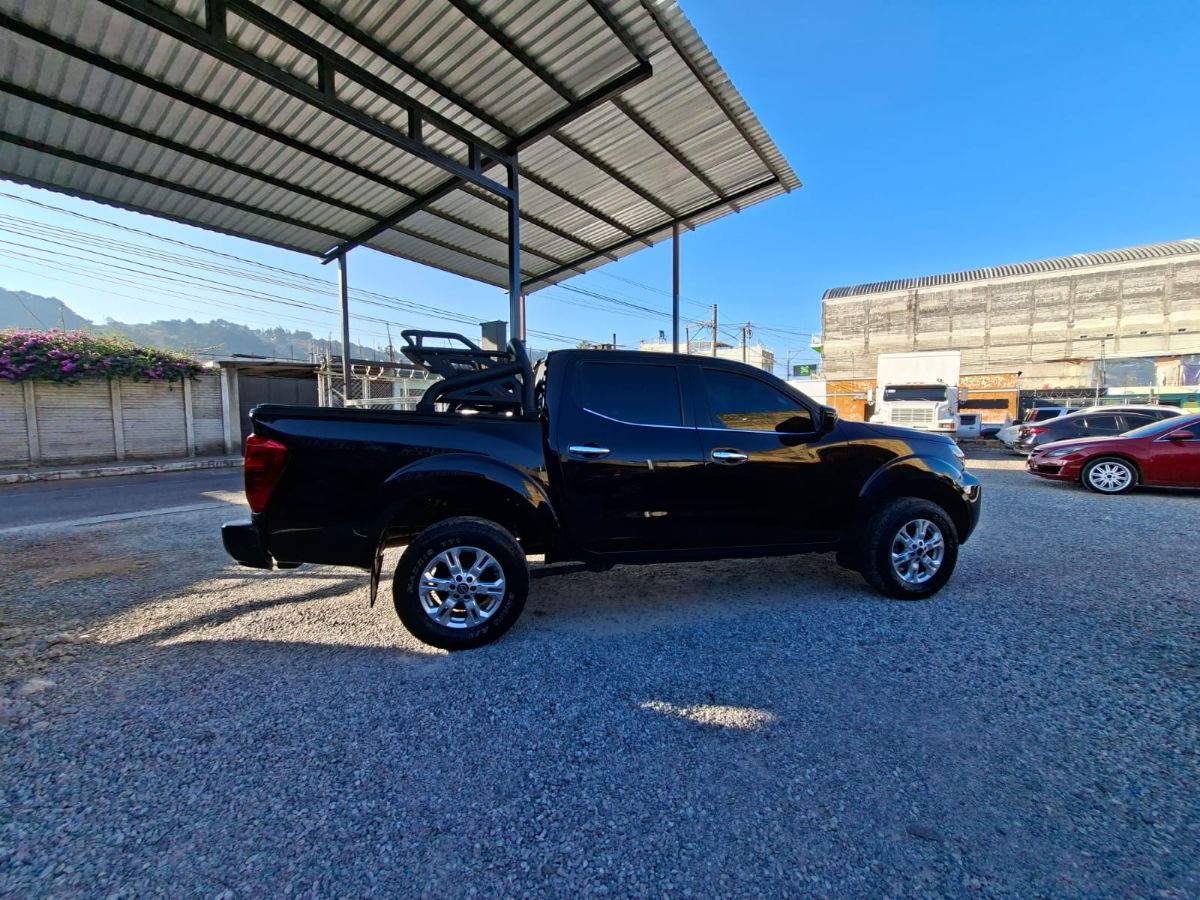 NISSAN FRONTIER - 2025                                        