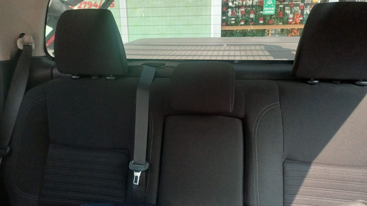 NISSAN FRONTIER - 2025                                        