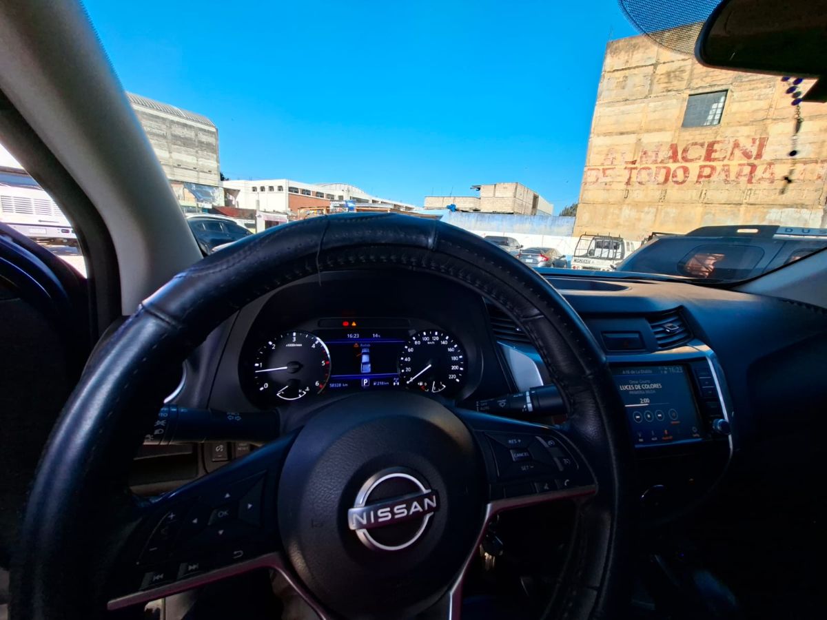 NISSAN FRONTIER - 2025                                        