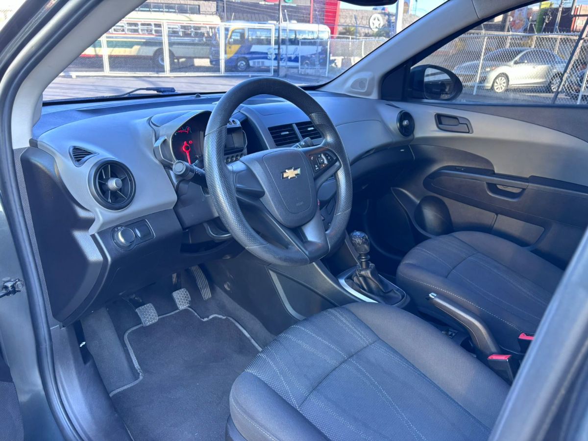 CHEVROLET SONIC LT - 0                                        