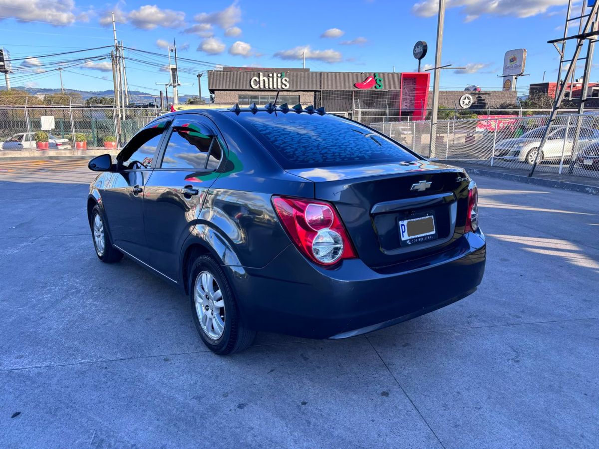 CHEVROLET SONIC LT - 0                                        