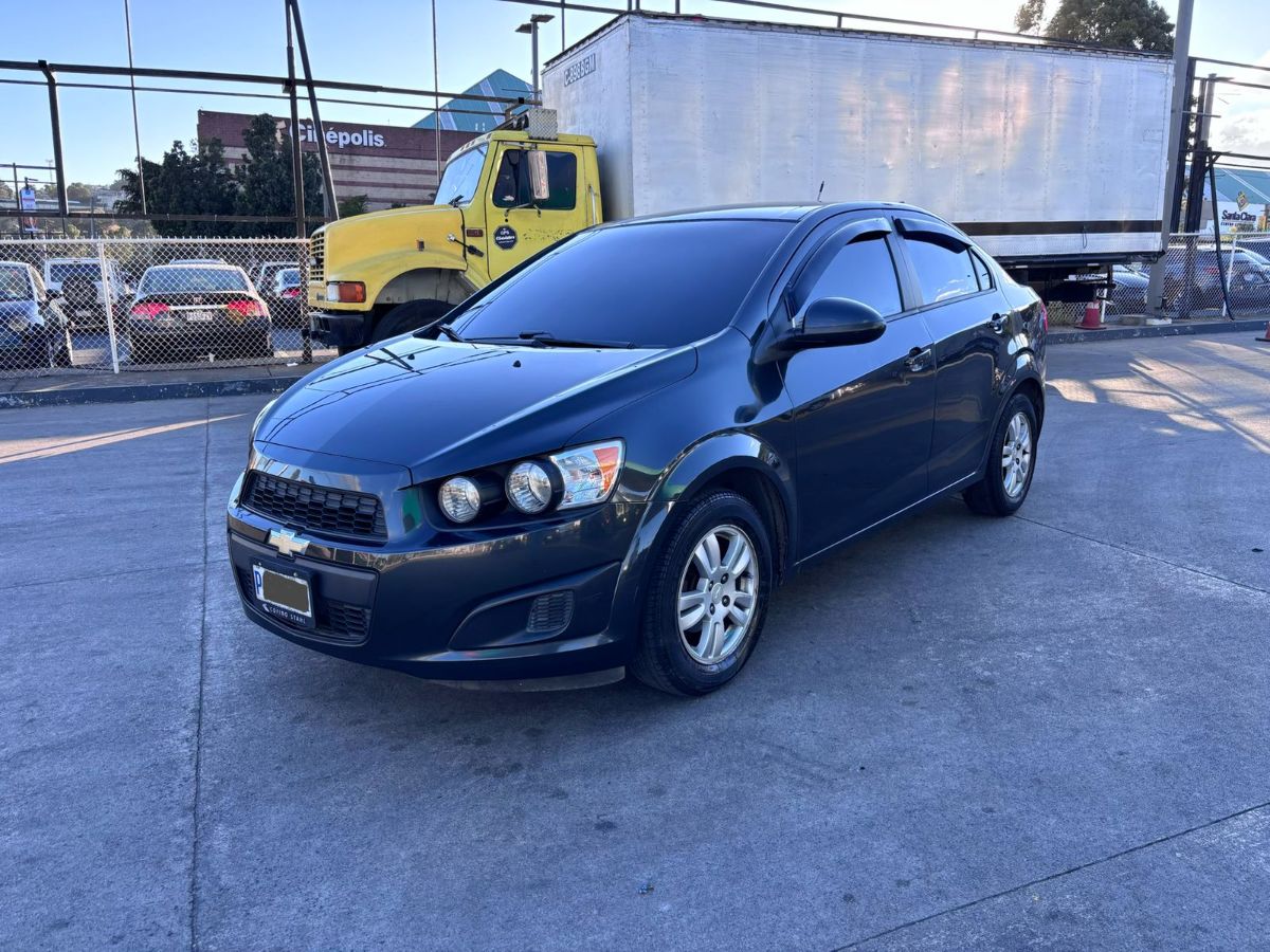 CHEVROLET SONIC LT - 0                                        