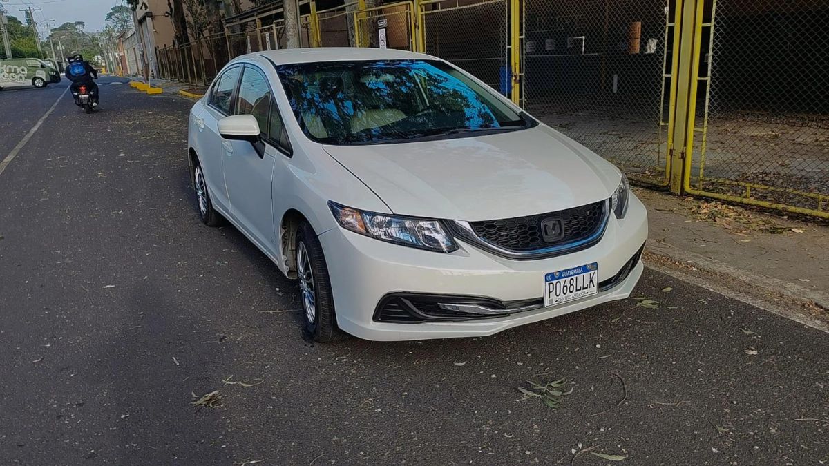 HONDA CIVIC LX - 2014                                        