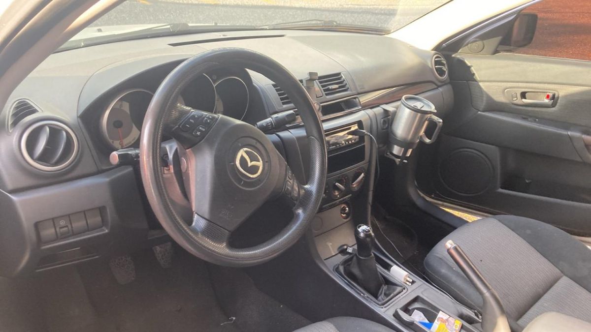 MAZDA 3 - 2008                                        