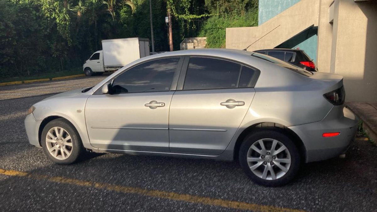 MAZDA 3 - 2008                                        