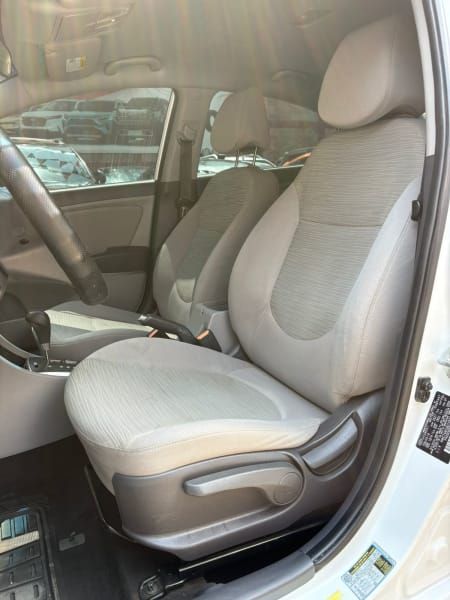 HYUNDAI ACCENT - 2016                                        