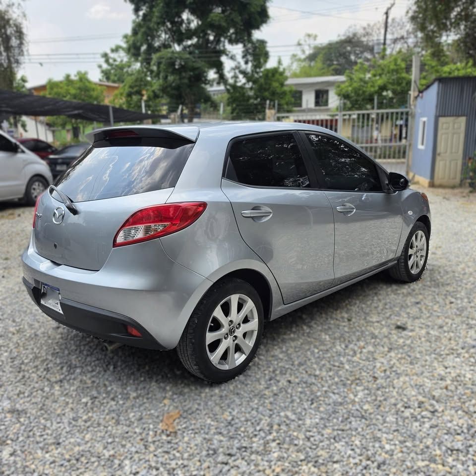 MAZDA 2 - 2013                                        