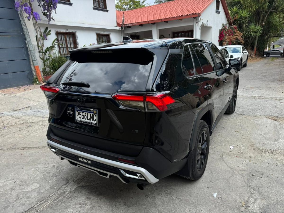 TOYOTA RAV 4 - 2023                                        