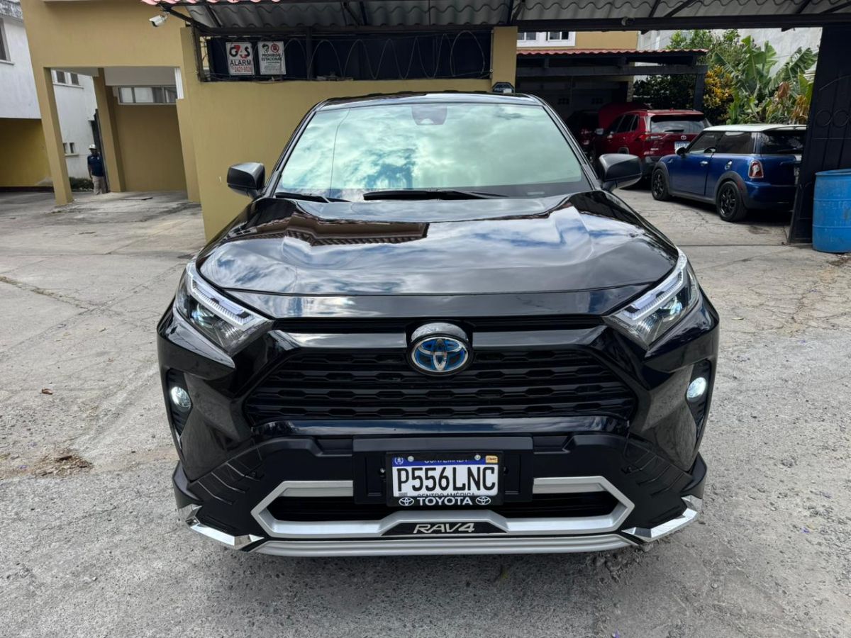 TOYOTA RAV 4 - 2023                                        