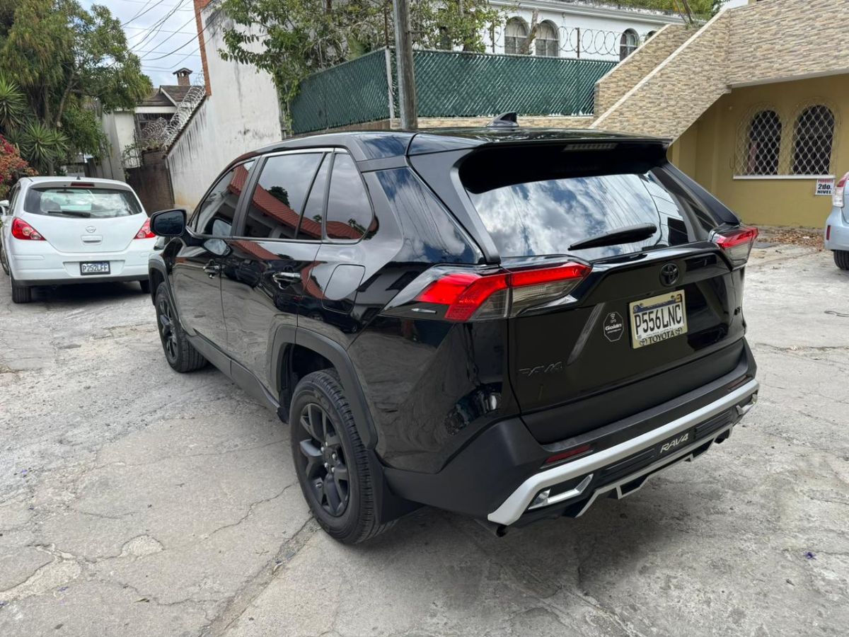 TOYOTA RAV 4 - 2023                                        