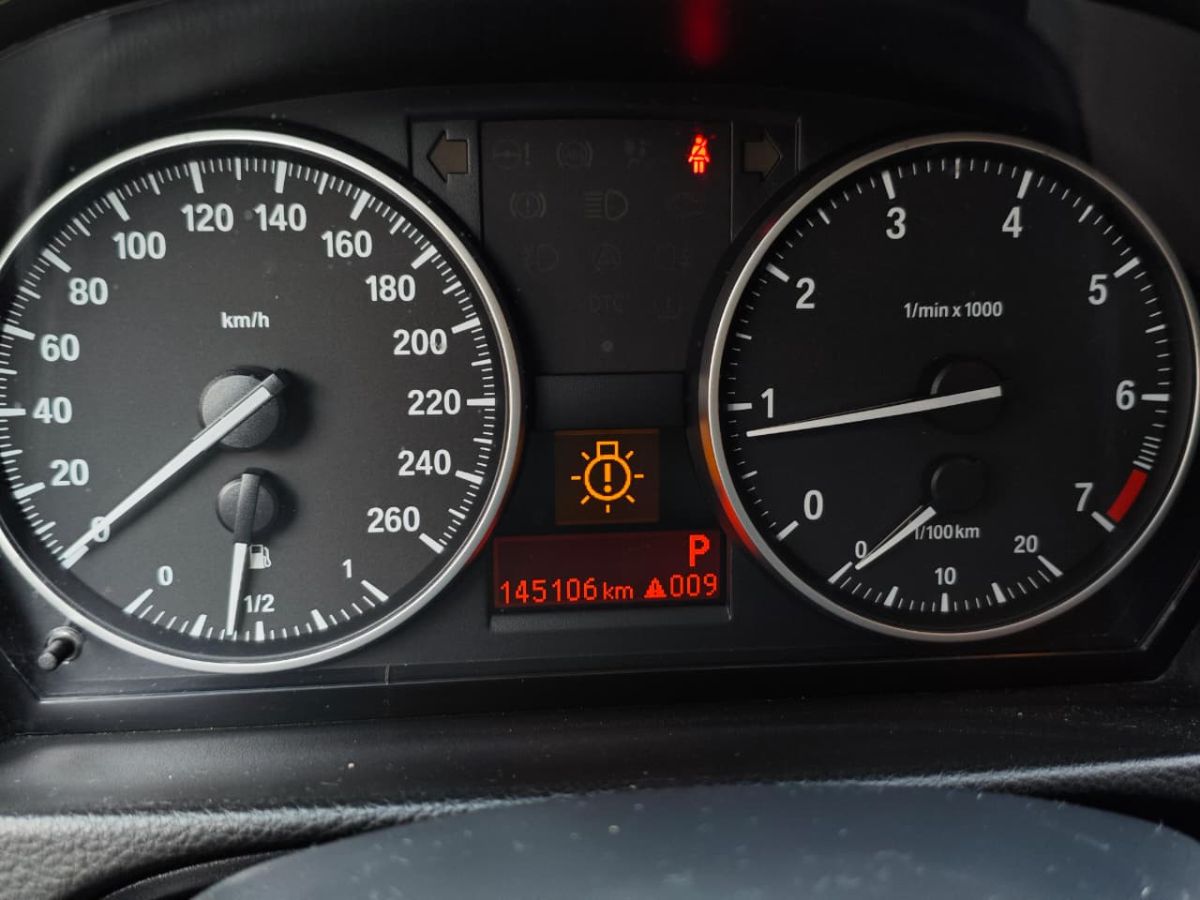 BMW 320 - 2008                                        