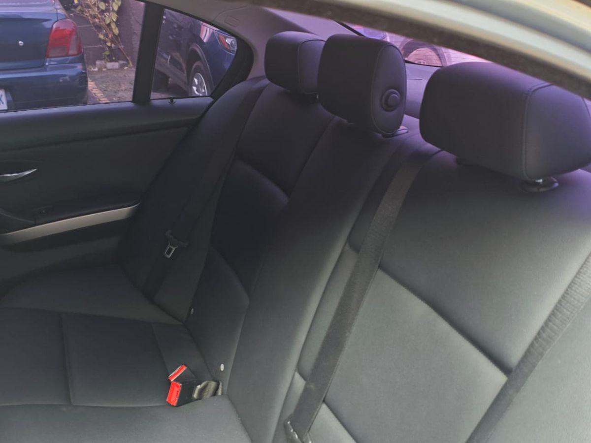 BMW 320 - 2008                                        