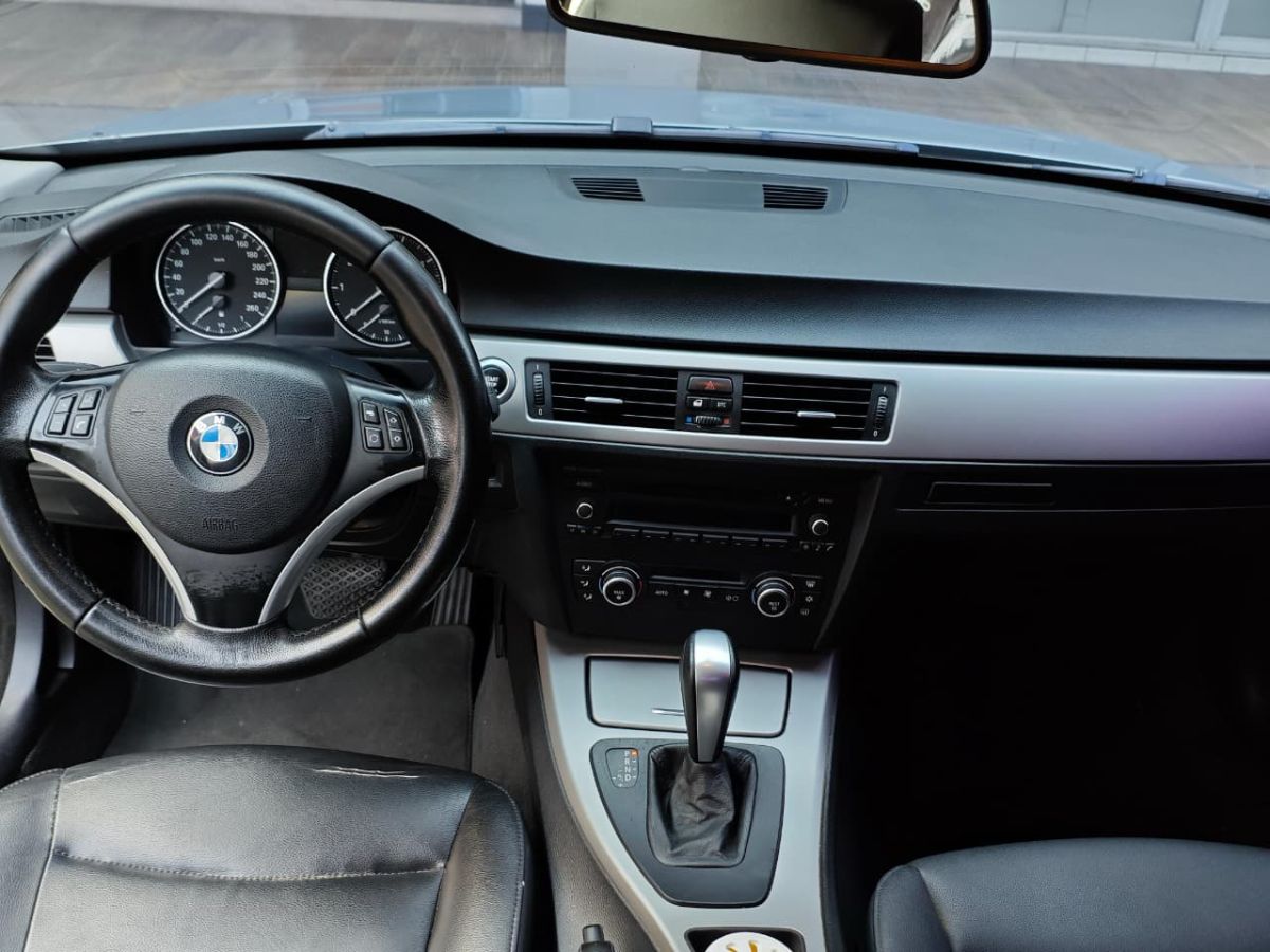 BMW 320 - 2008                                        