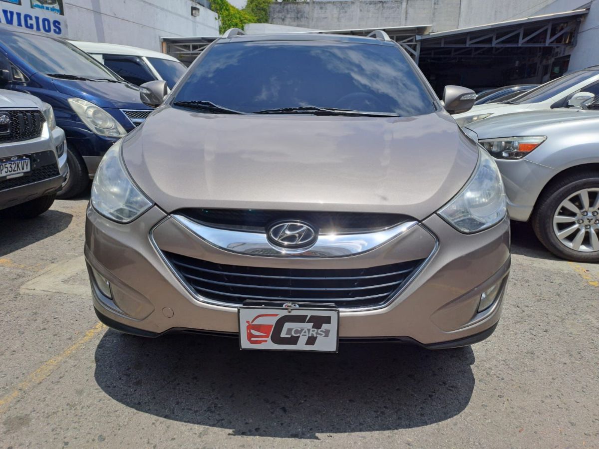 HYUNDAI TUCSON - 2013                                        