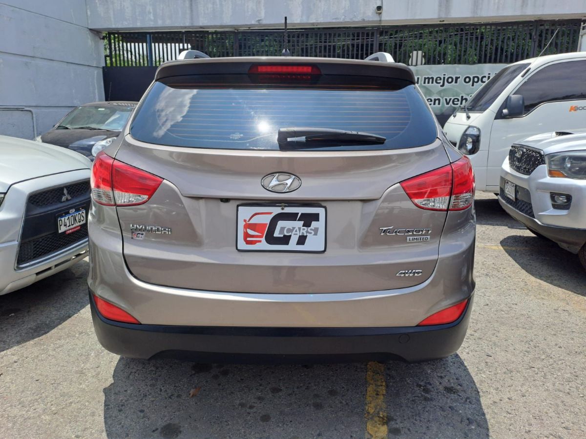 HYUNDAI TUCSON - 2013                                        