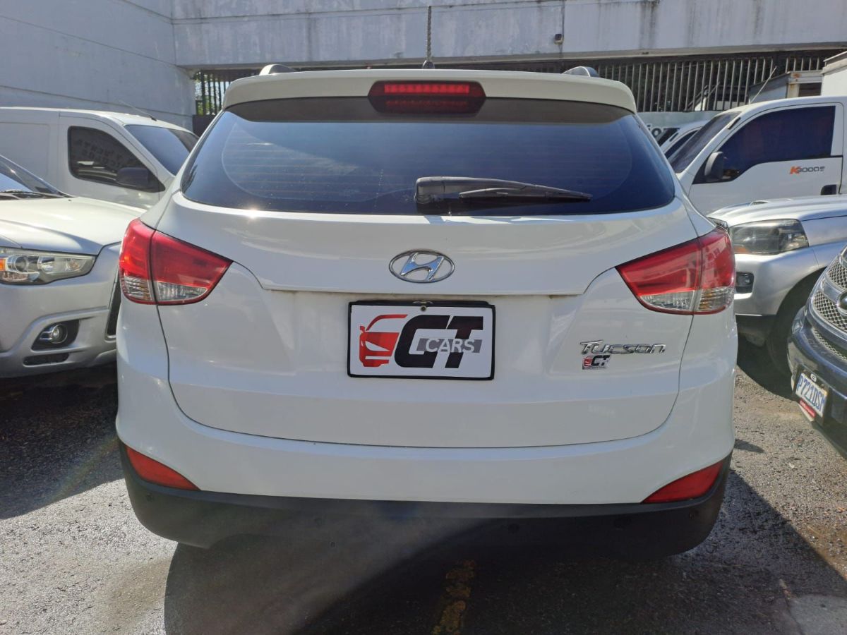 HYUNDAI TUCSON - 2011                                        