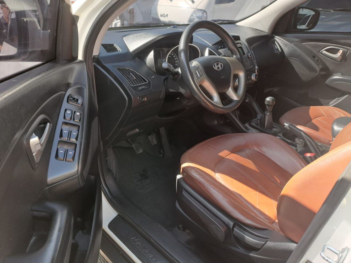 HYUNDAI TUCSON - 2011                                        