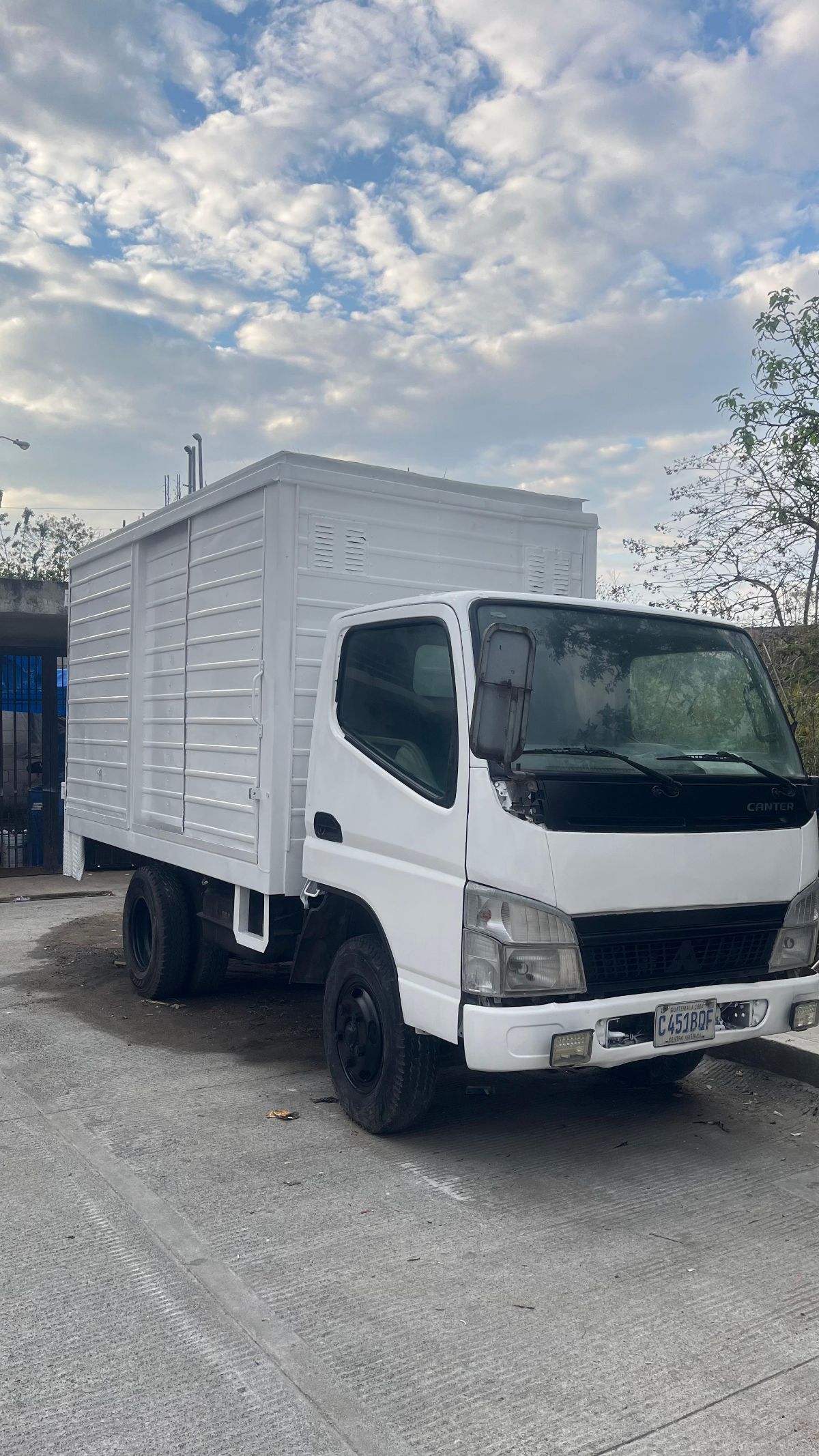 MITSUBISHI FUSO CANTER - 2011                                        