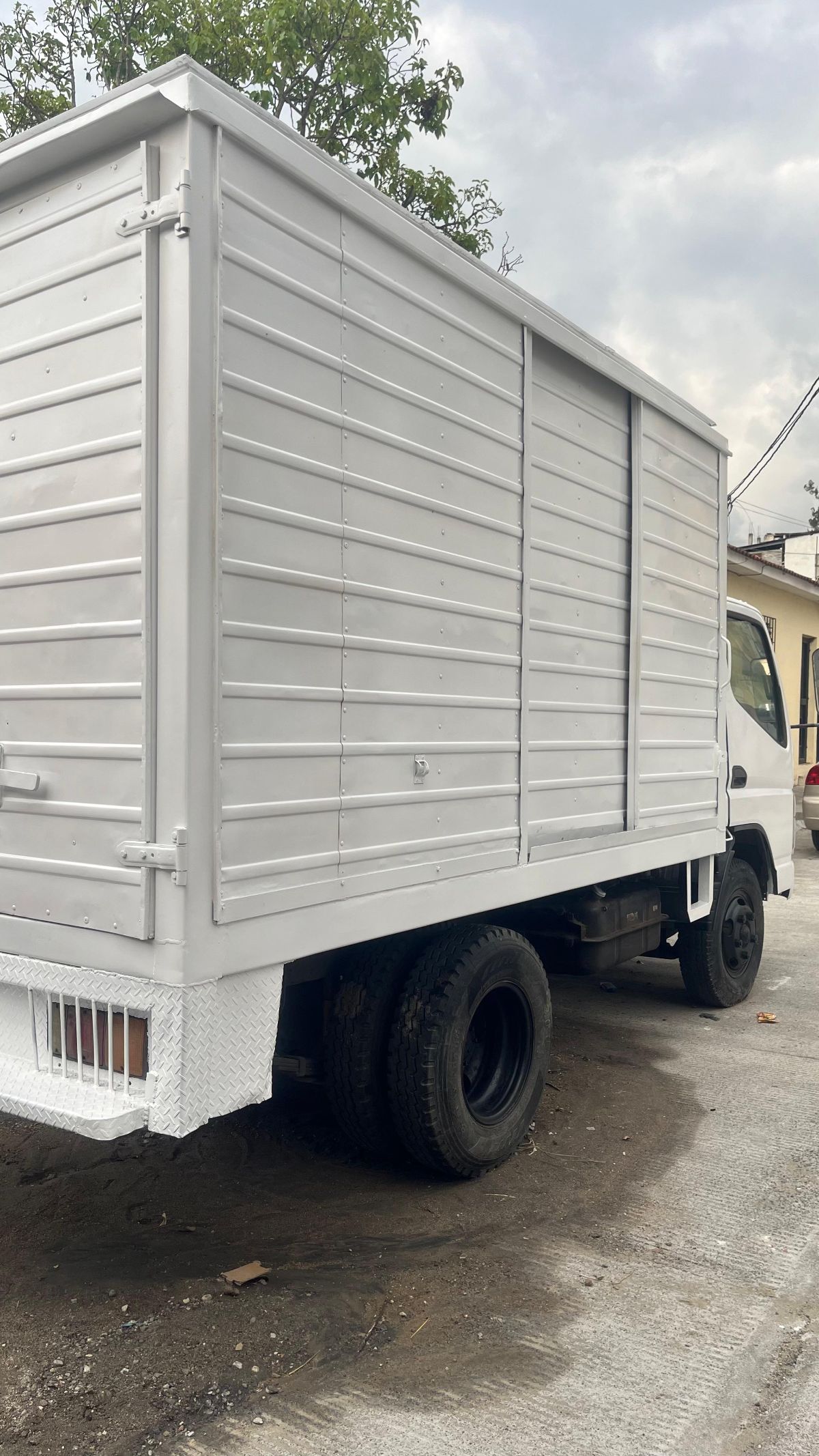 MITSUBISHI FUSO CANTER - 2011                                        