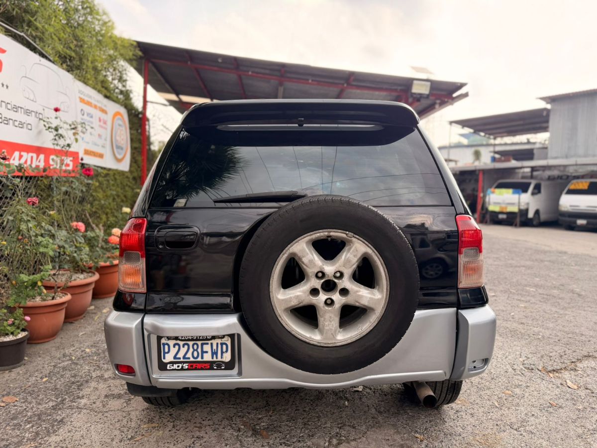 TOYOTA RAV 4 - 2002                                        