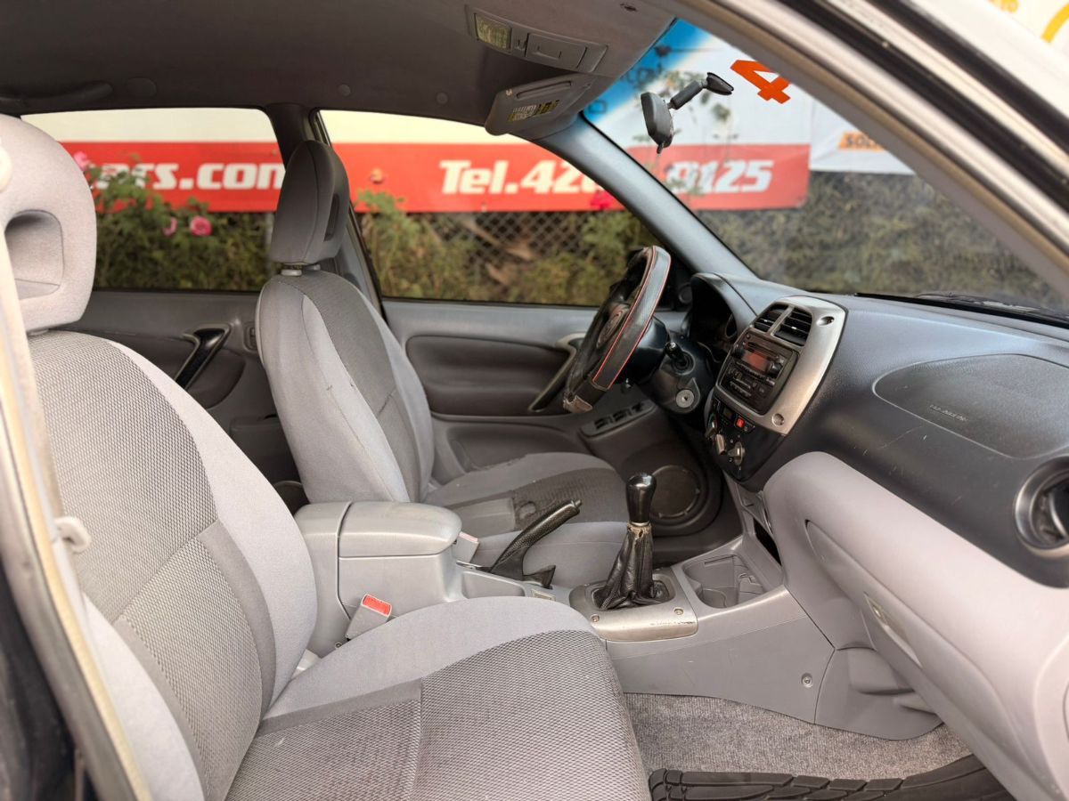 TOYOTA RAV 4 - 2002                                        