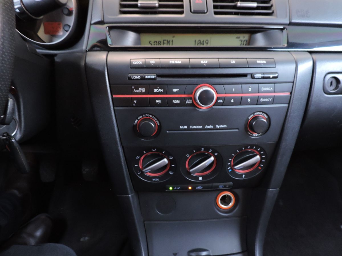 MAZDA 3 - 2008                                        