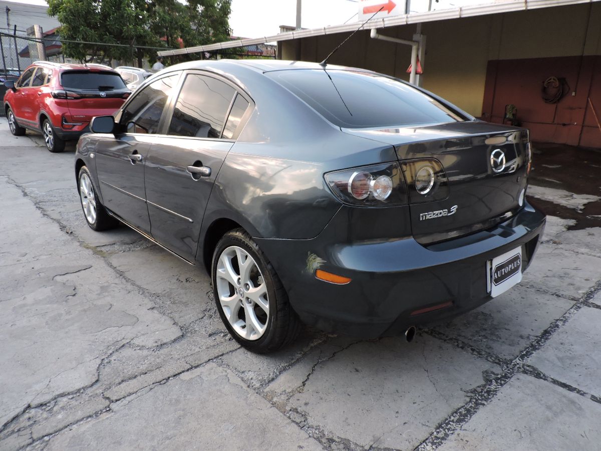 MAZDA 3 - 2008                                        