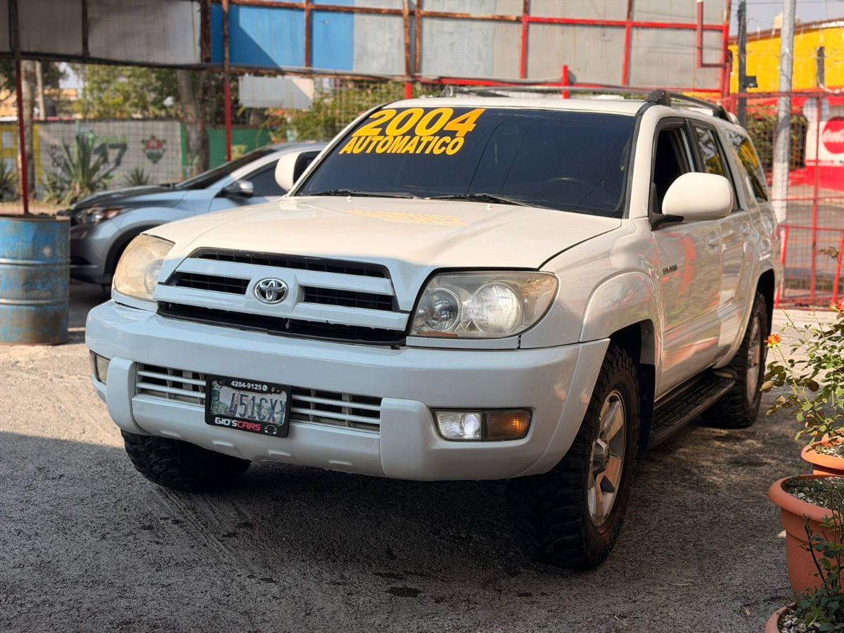 TOYOTA 4 RUNNER - 2004                                        