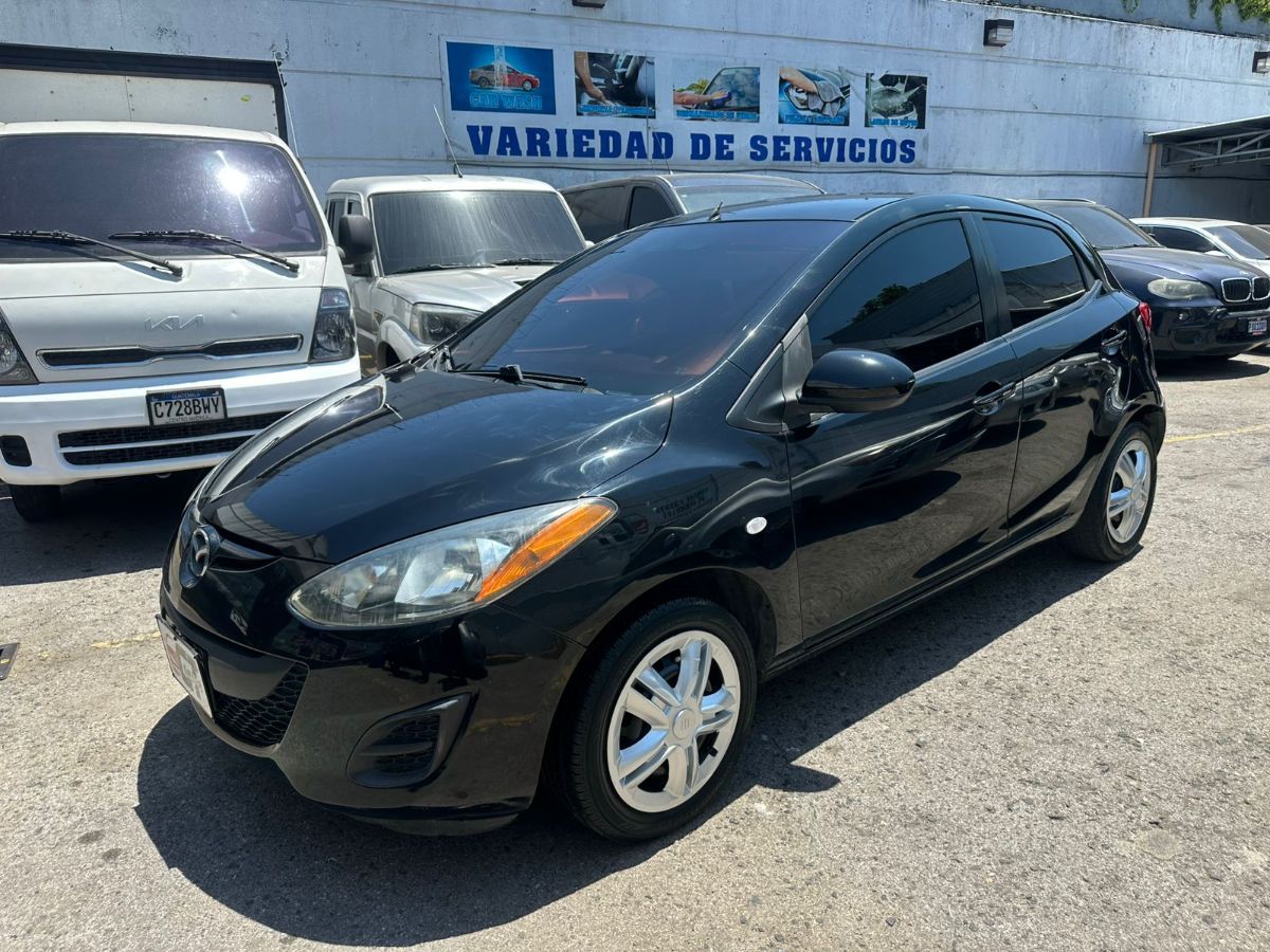 MAZDA 2 - 2011                                        