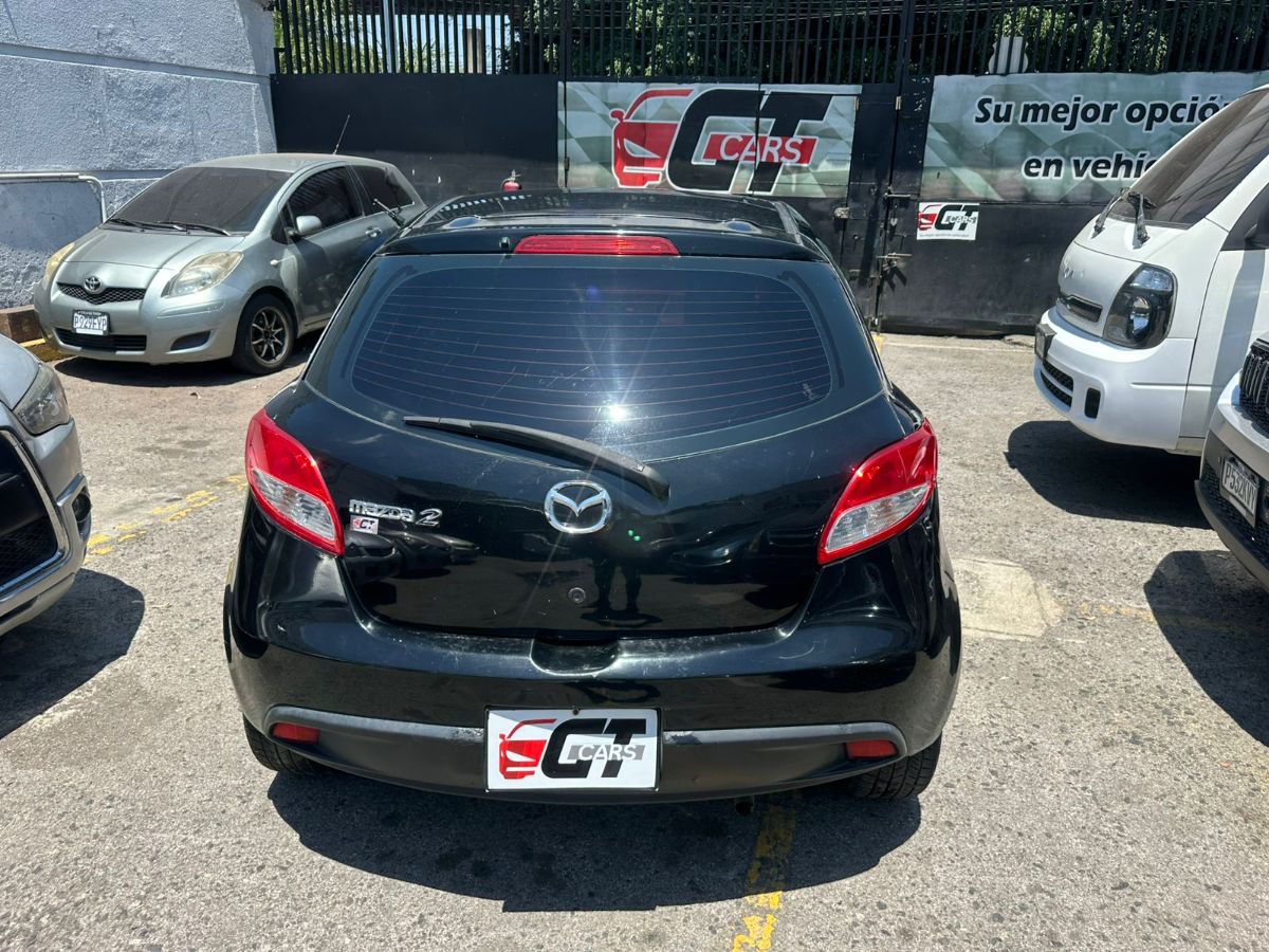 MAZDA 2 - 2011                                        