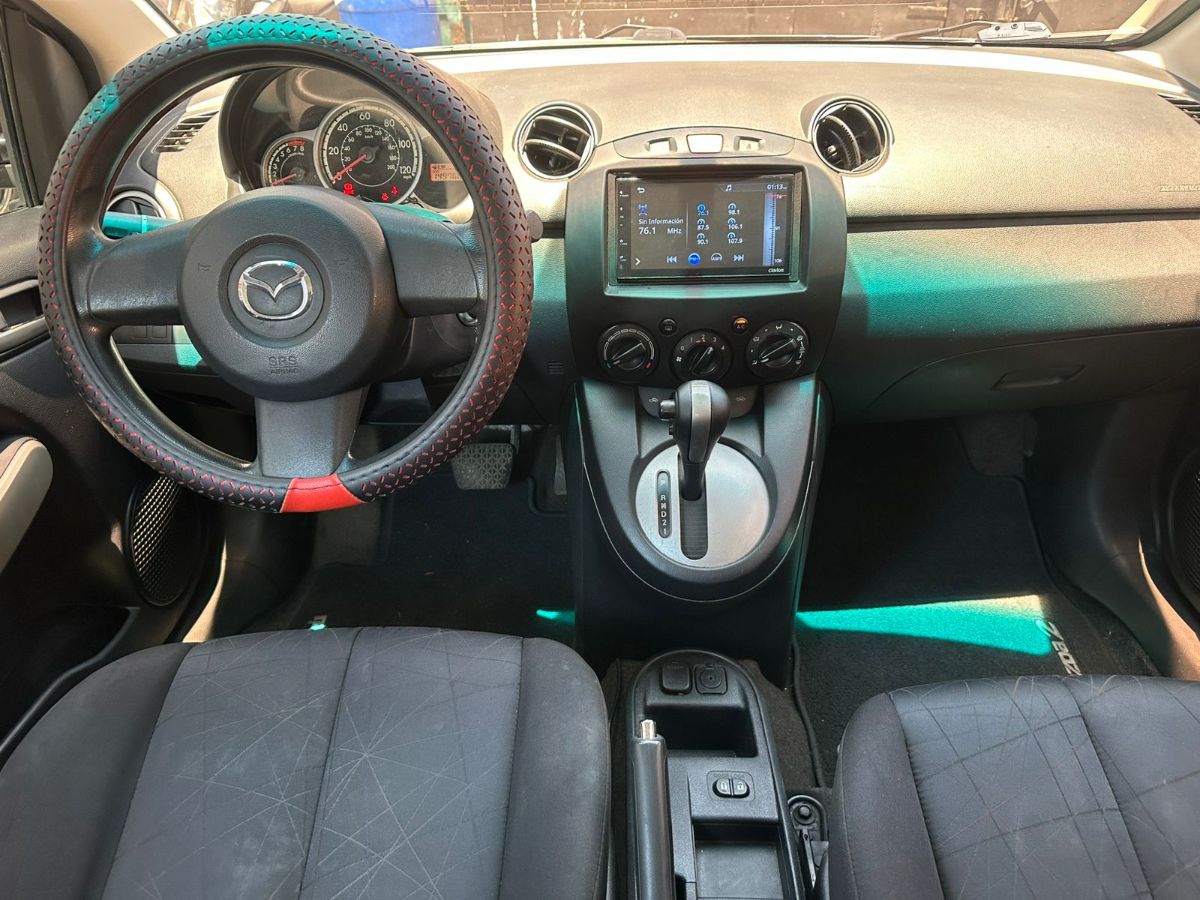 MAZDA 2 - 2011                                        
