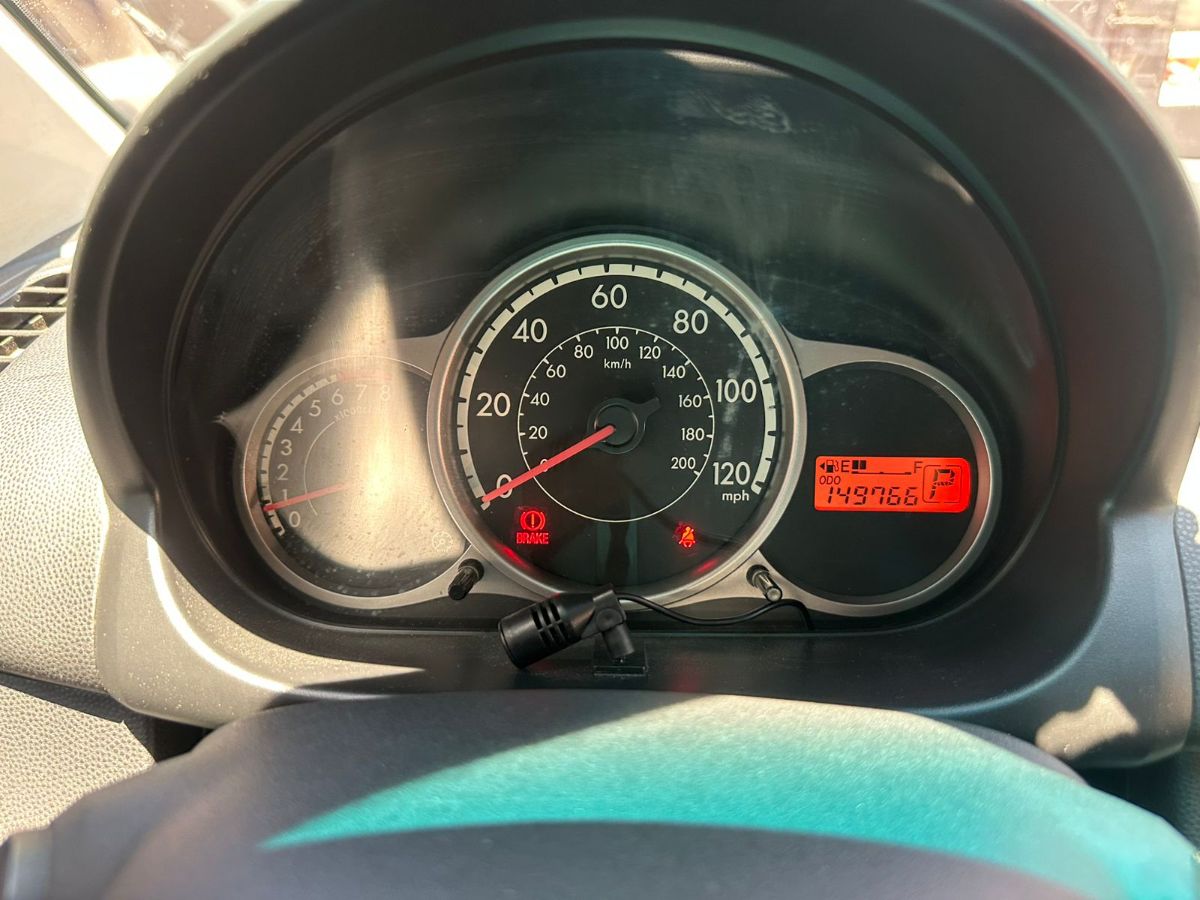MAZDA 2 - 2011                                        