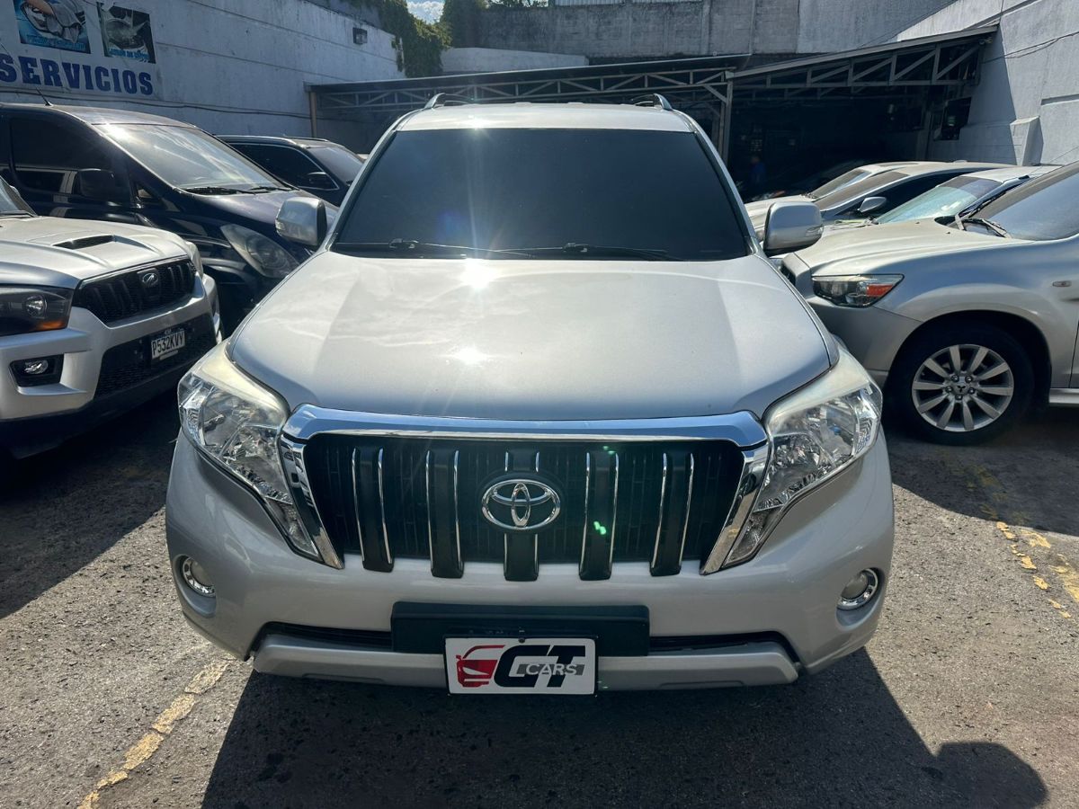 TOYOTA LAND CRUISER PRADO TXL - 2017                                        