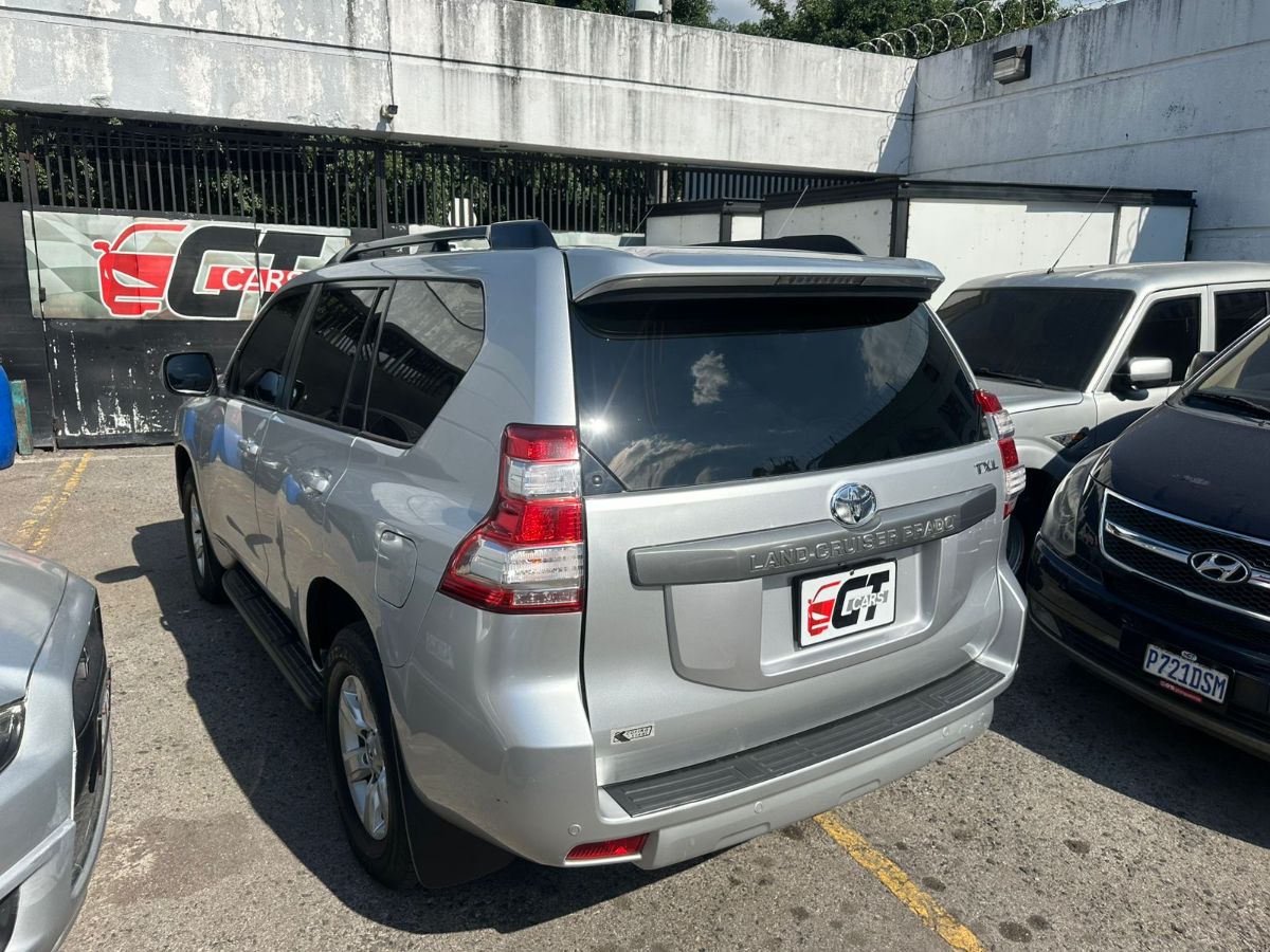 TOYOTA LAND CRUISER PRADO TXL - 2017                                        