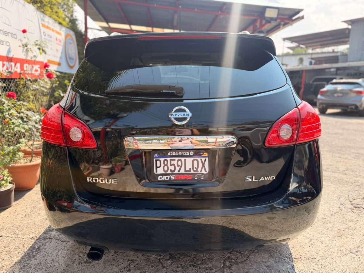 NISSAN ROGUE - 2013                                        