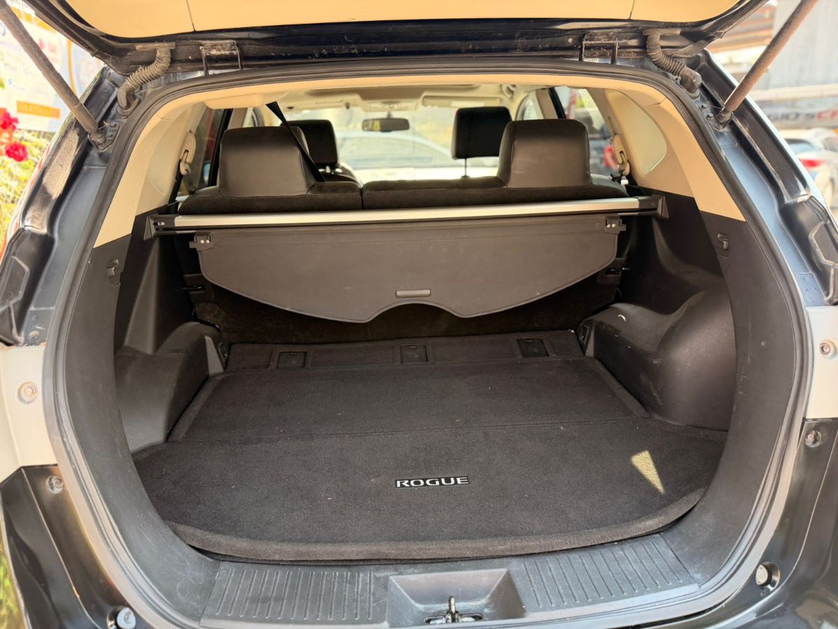 NISSAN ROGUE - 2013                                        
