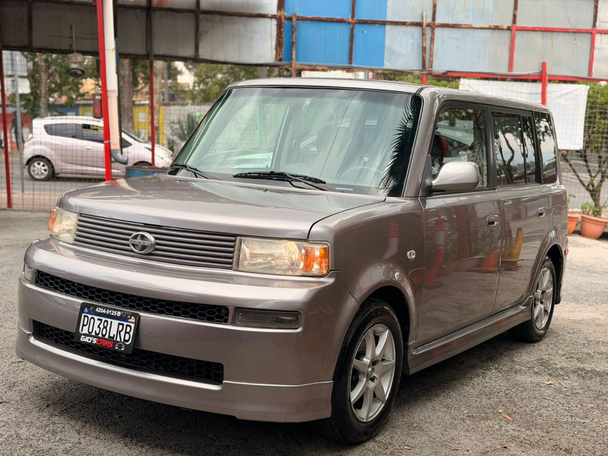 TOYOTA SCION XB - 2006                                        