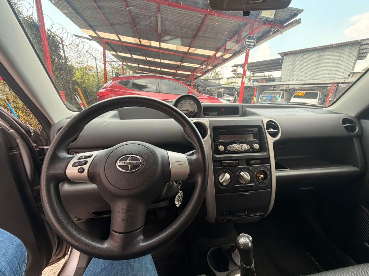 TOYOTA SCION XB - 2006                                        
