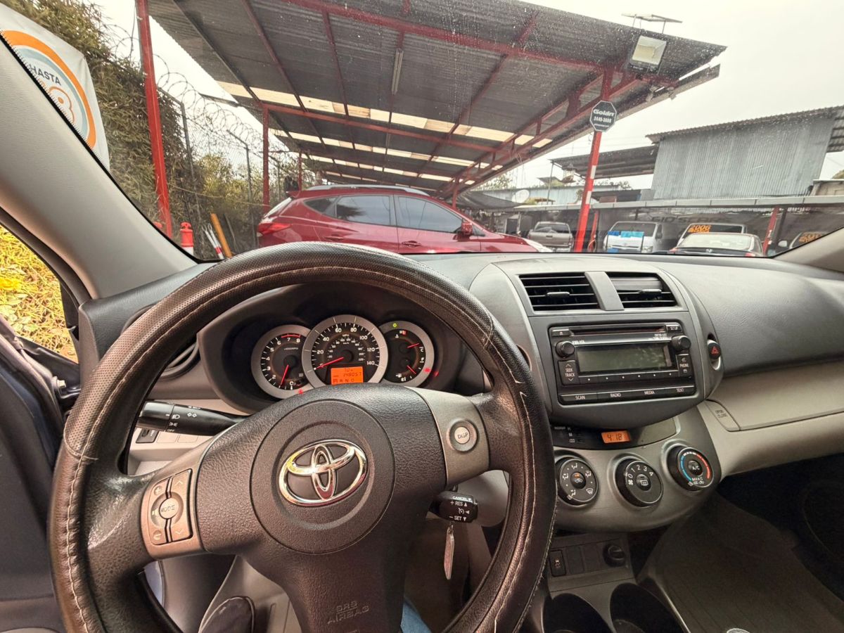 TOYOTA RAV-4 - 2012                                        