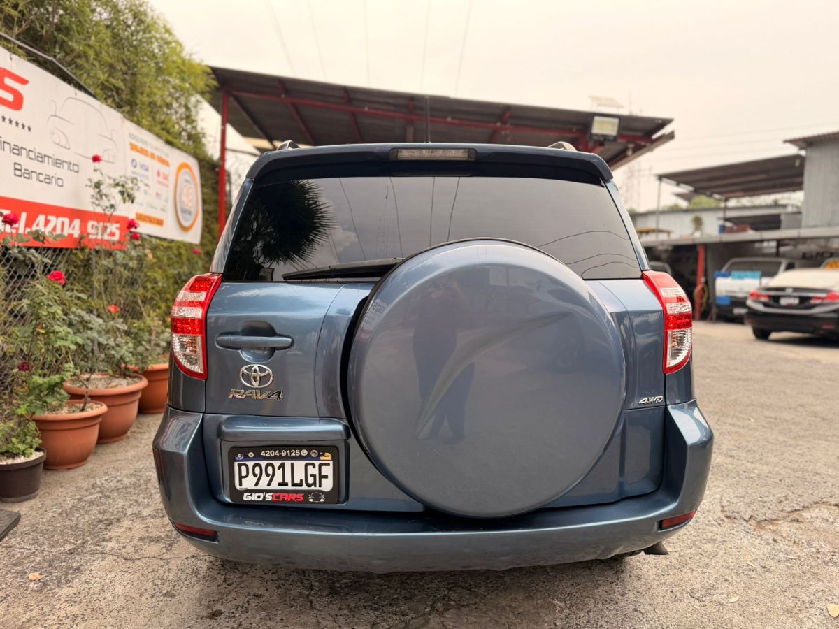 TOYOTA RAV-4 - 2012                                        