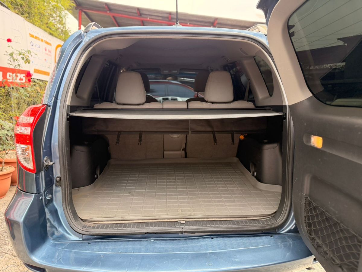 TOYOTA RAV-4 - 2012                                        