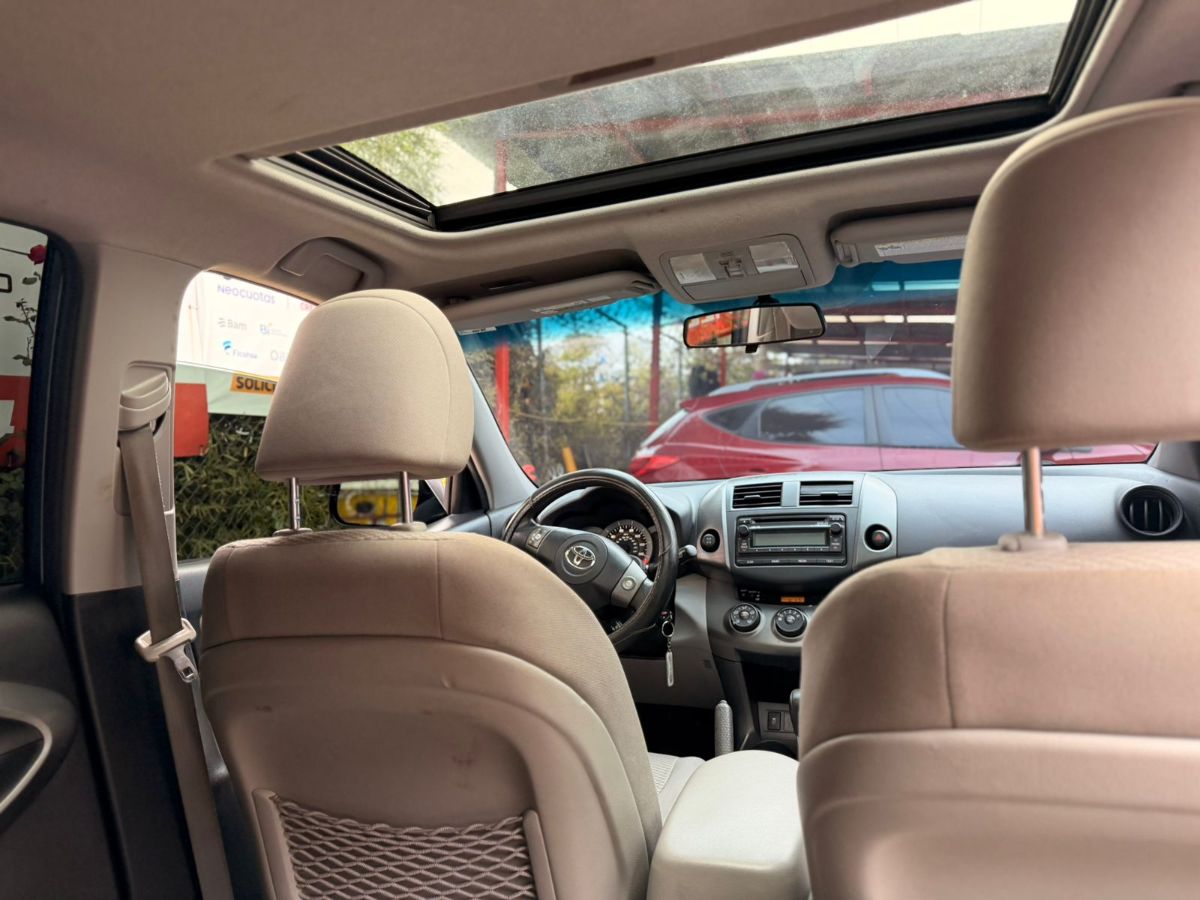 TOYOTA RAV-4 - 2012                                        