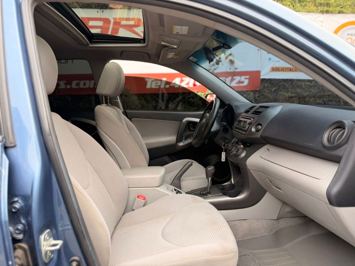 TOYOTA RAV-4 - 2012                                        