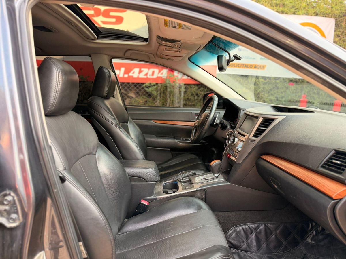 SUBARU OUTBACK - 2013                                        