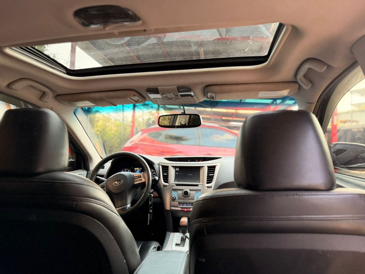 SUBARU OUTBACK - 2013                                        