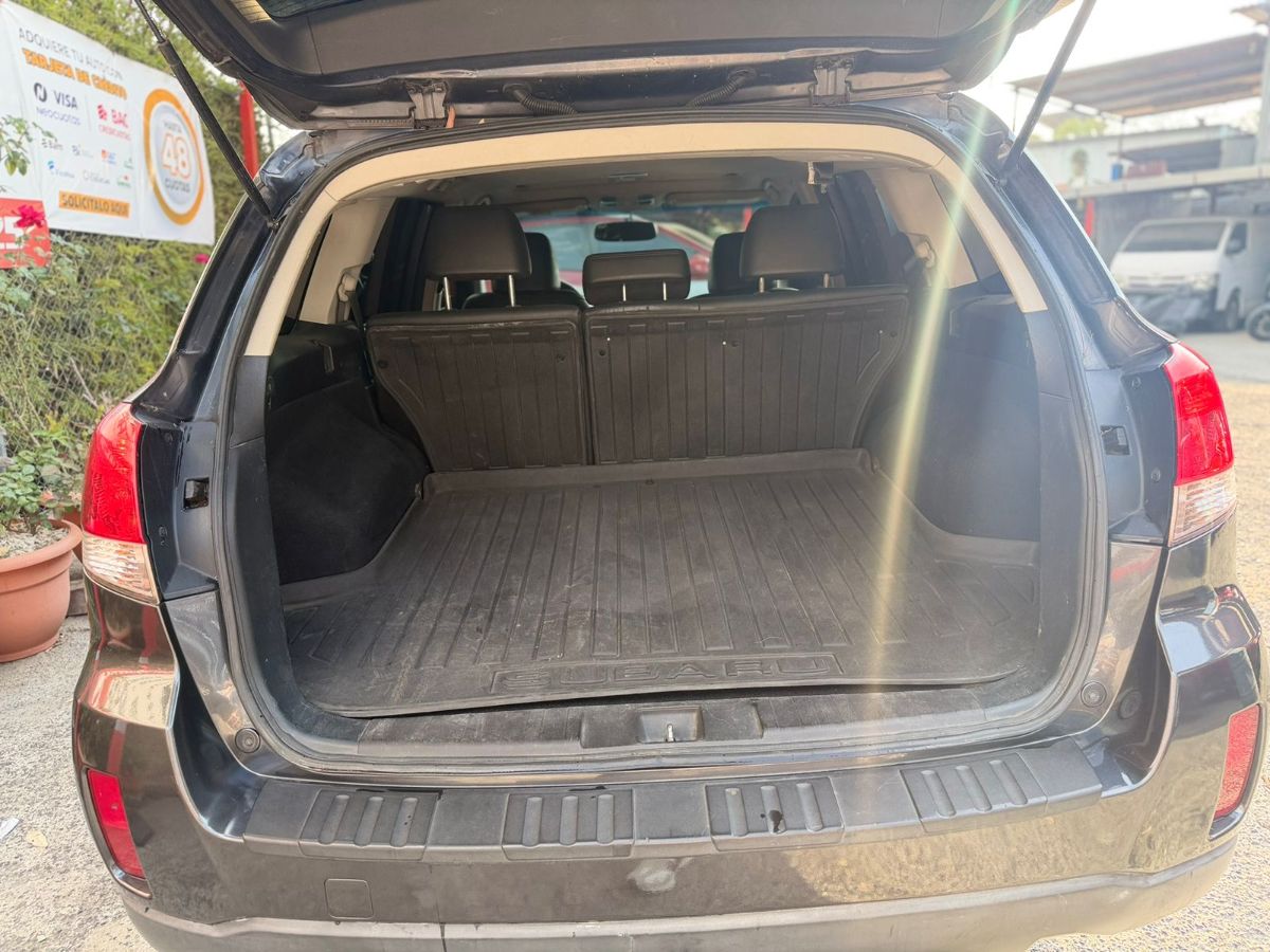 SUBARU OUTBACK - 2013                                        