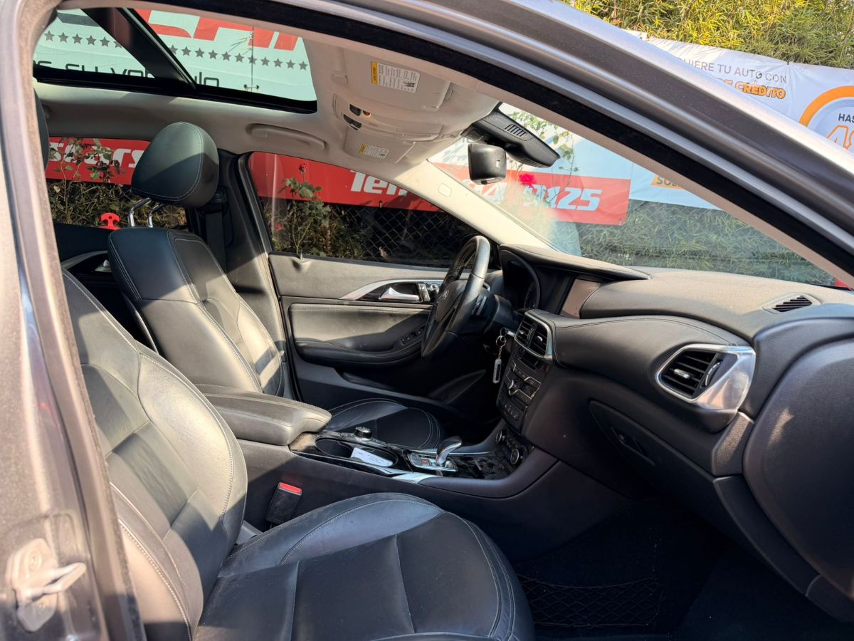 INFINITI  QX30 - 2020                                        
