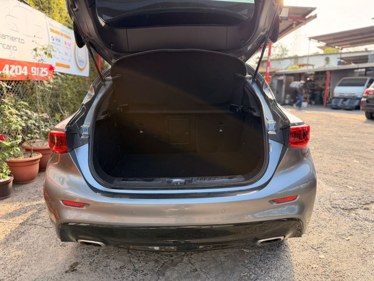 INFINITI  QX30 - 2020                                        
