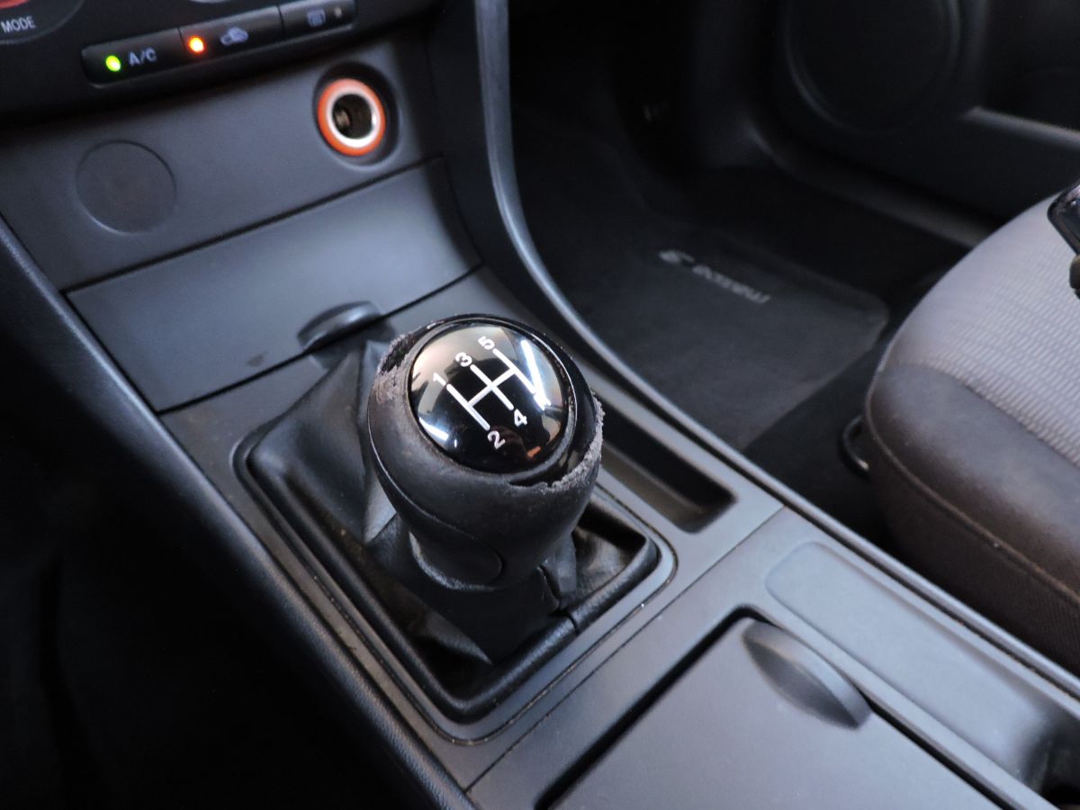 MAZDA 3 - 2008                                        