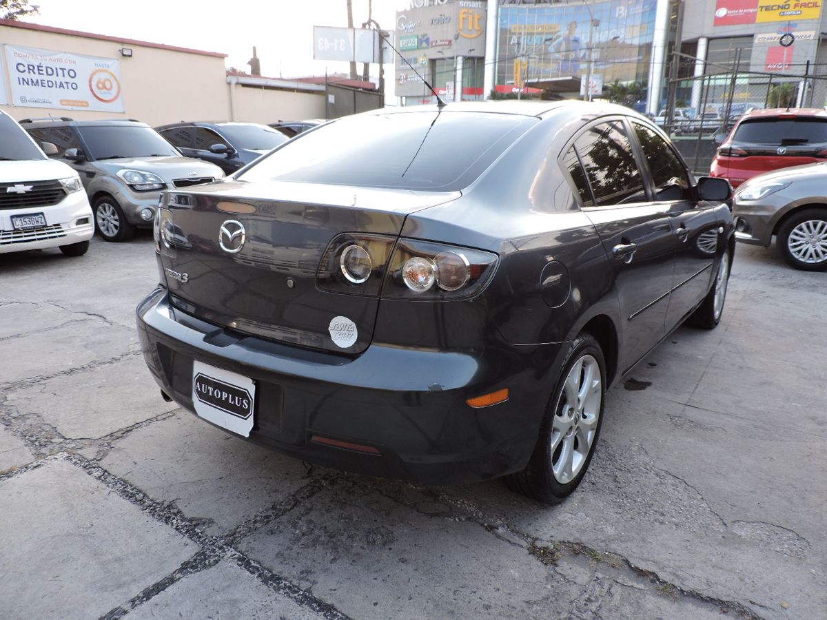 MAZDA 3 - 2008                                        